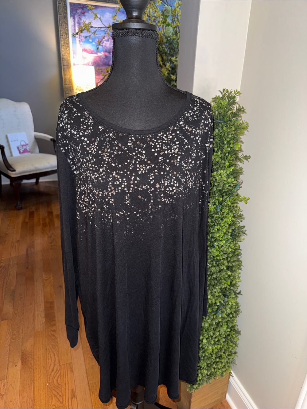 Cacique Black Tunic Top w/star design - Size 22/24 -EUC